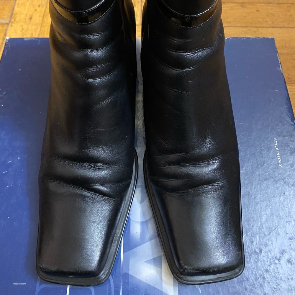 Black leather ankle boots - Picture 2 of 10